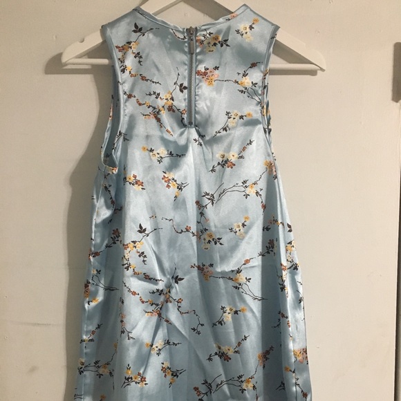 Straight Cut Floral Blue Kimchi Dress - Picture 3 of 4